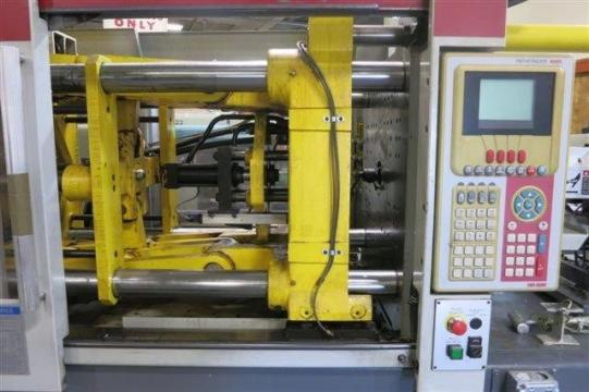 2005 28 ton Arburg 0.55 oz. Injection Molding Machine