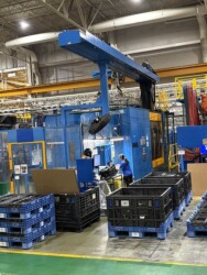 2002 Engel 2000 ton 2-Color Injection Molding Machine Used Injection Molding Machine For Sale