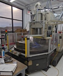 1994 250 ton Cincinnati Vertical Rotary 9.8 oz. Injection Molding Machine Used Injection Molding Machine For Sale