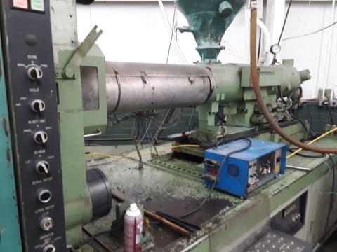 1987 360 ton Nissei 60 oz FS360