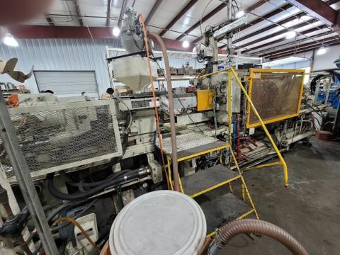1987 250 ton Toshiba 24 oz. ISE250 Injection Molding Machine