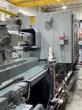 1993 500 ton Van Dorn 60 oz. injection molding machine