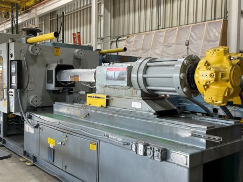1993 500 ton Van Dorn 60 oz. injection molding machine