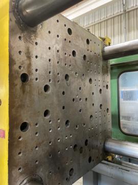 1993 500 ton Van Dorn 60 oz. injection molding machine