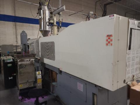 1996 197 ton Nissei FN4000 UH1000 9.6 oz. injection molding machine