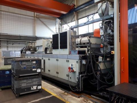 1997 3200 ton Krauss-Maffei 1058 oz