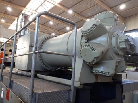 1997 3200 ton Krauss-Maffei 1058 oz