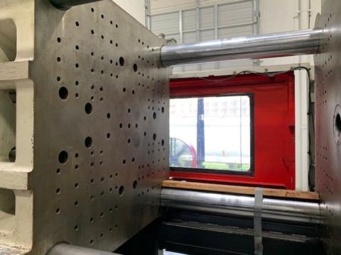 1999 Cincinnati Milacron 550 ton