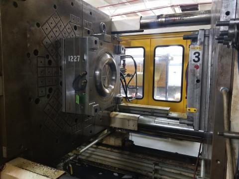 1999 950 ton Toshiba 252 oz Double Wide Platen