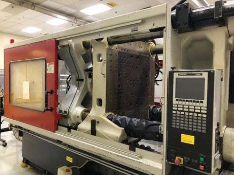 2003 550 ton Cincinnati 54 oz. Maxima Injection Molding Machine