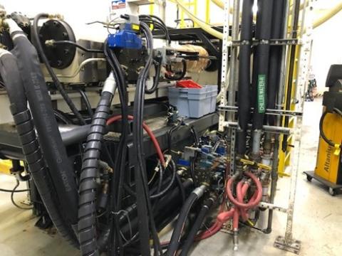 2003 550 ton Cincinnati 54 oz. Maxima Injection Molding Machine