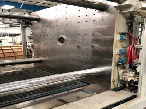 2005 500 ton Krauss-Maffei 66 oz 2-Platen