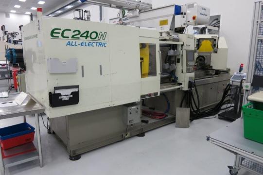 2005 242 ton Toshiba Electric EC240 9.3 oz