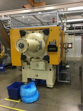 2006 330 ton Husky H300 28.7 oz Hylectric