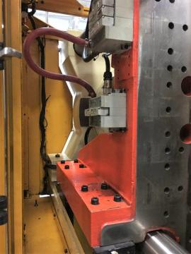 2007 330 ton Husky H300 28.7 oz