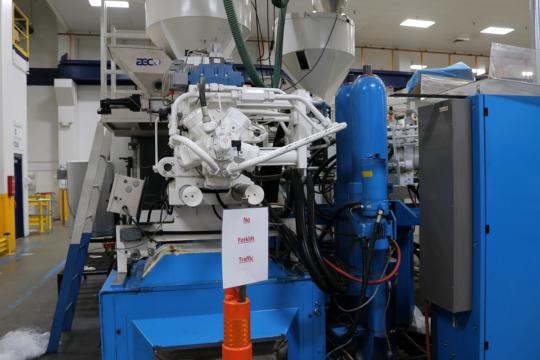 2008 420 ton Netstal 13.31 / 6.81 oz. 2-Color Synergy injection Molding Machine