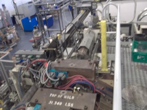 2008 950 ton Cincinnati Wide Platen 3-Color Injection Molding Machine