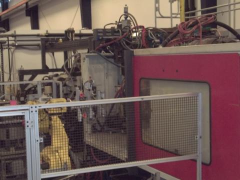 2008 950 ton Cincinnati Wide Platen 3-Color Injection Molding Machine