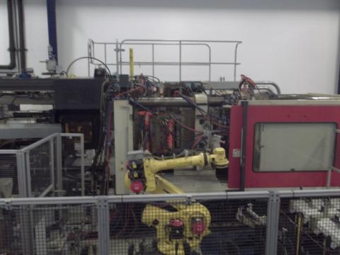 2008 950 ton Cincinnati Wide Platen 3-Color Injection Molding Machine
