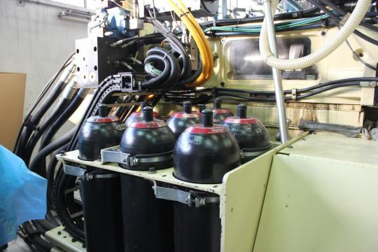2004 330 ton Husky Hylectric H300