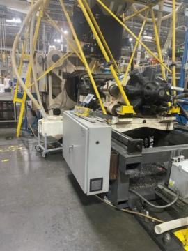 1994 1500 ton Cincinnati VL1500-140 injection molding machine