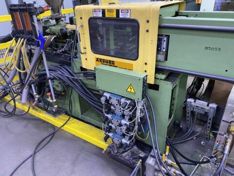 1991 35 ton Arburg Allrounder 220-90-350 3.3 oz. Injection Molding Machine