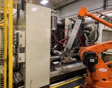 2000 850 ton Cincinnati 116 oz. Injection Molding Machine