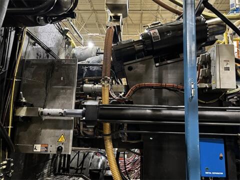 2002 Engel 2000 ton 2-Color Injection Molding Machine