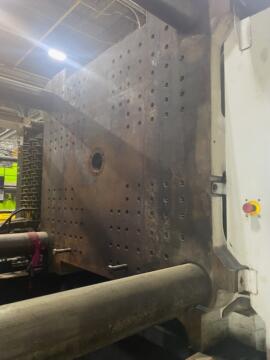 2004 880 ton Cincinnati 179 oz. Injection Molding Machine