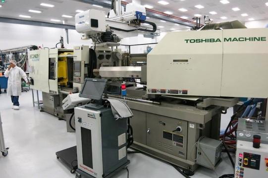 2005 242 ton Toshiba Electric EC240 9.3 oz