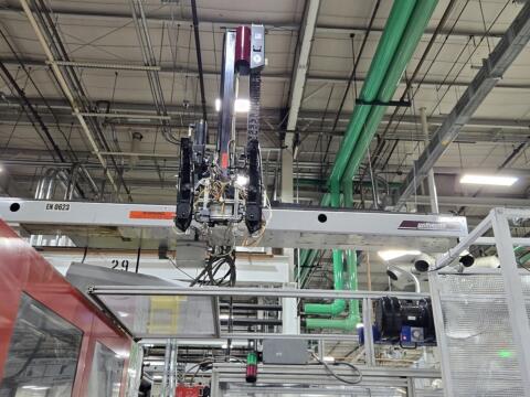 2008 1100 ton Cincinnati 93 oz. MG1000 2 Platen Injection Molding Machine