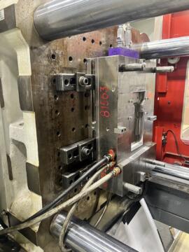 2009 220 ton Cincinnati NT220 17.9 oz. Electric Injection Molding Machine