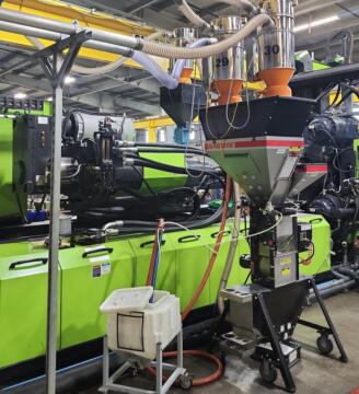 2009 1000 ton Engel Wide Platen 261 oz. Injection Molding Machine Ecodrive