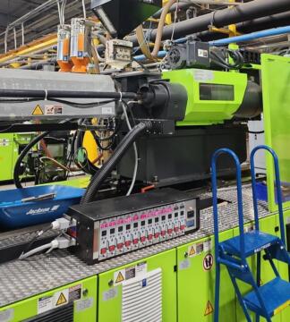 2009 550 ton Engel 111 oz. Injection Molding Machine Ecodrive