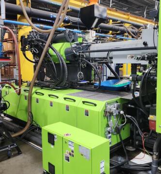 2009 550 ton Engel 111 oz. Injection Molding Machine Ecodrive