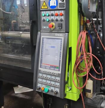 2009 550 ton Engel 111 oz. Injection Molding Machine Ecodrive