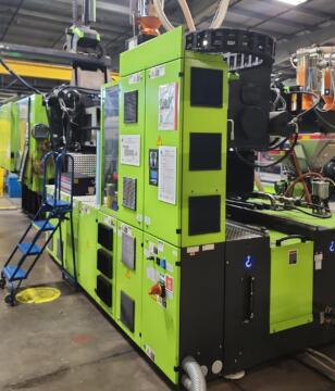 2009 550 ton Engel 111 oz. Injection Molding Machine Ecodrive