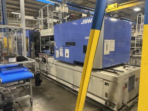 2010 496 ton JSW 90 oz. 450 ADW-2300H W/P injection molding machine