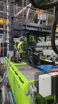 2013 770 ton Engel 168 oz. Injection Molding Machine EcoDrive