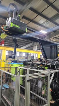 2013 770 ton Engel 168 oz. Injection Molding Machine EcoDrive