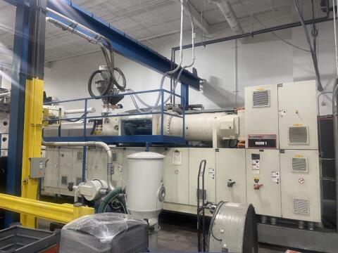 2017 Krauss-Maffei 2200 Ton 542 oz. Injection Molding Machine