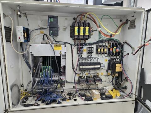 1994 250 ton Cincinnati Vertical Rotary 9.8 oz. Injection Molding Machine