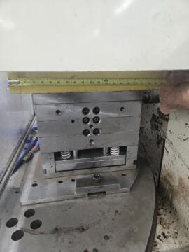 1994 250 ton Cincinnati Vertical Rotary 9.8 oz. Injection Molding Machine