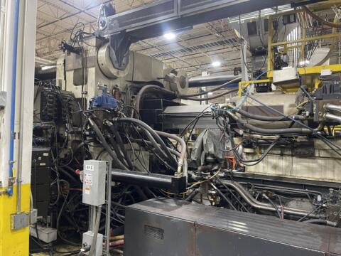 2000 3000 ton Cincinnati 413 oz. Injection Molding Machine