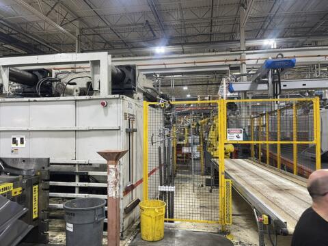 2000 3000 ton Cincinnati 540 oz. Injection Molding Machine