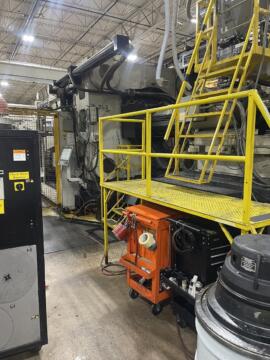 2000 3000 ton Cincinnati 540 oz. Injection Molding Machine