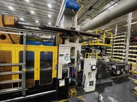 1999 3000 ton Cincinnati 362 oz. Injection Molding Machine