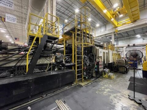 1999 3000 ton Cincinnati 540 oz. Injection Molding Machine