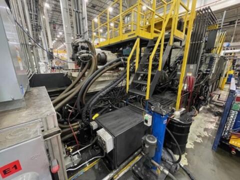 1999 3000 ton Cincinnati 592 oz. Injection Molding Machine