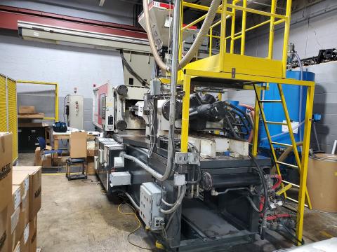2001 310 ton Cincinnati 41 oz. Magna Toggle injection molding machine